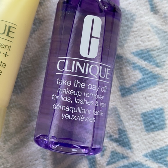 Clinique Moisturizer & Makeup Remover - Picture 3 of 4